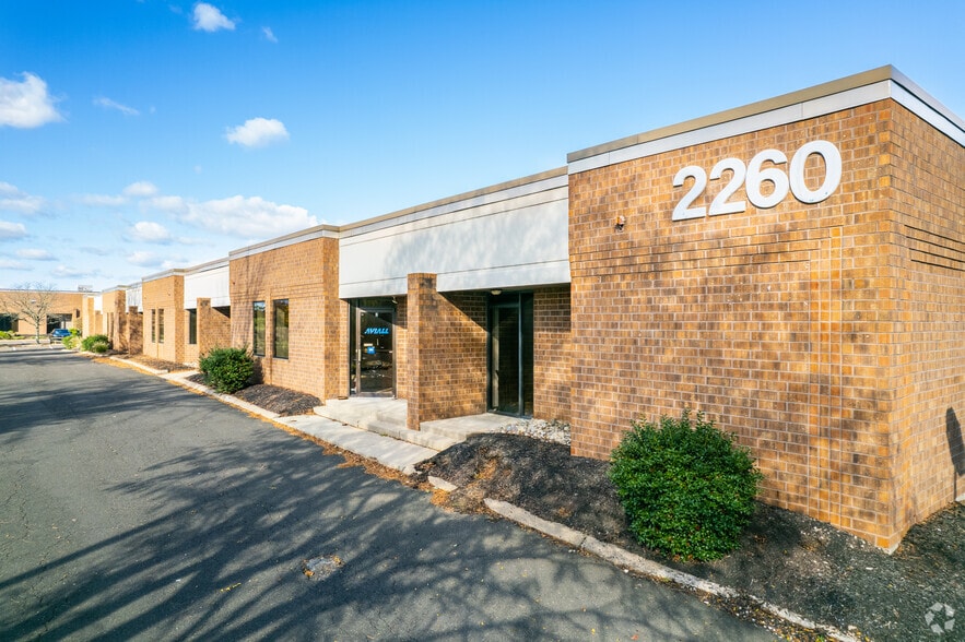 2260 Cabot Blvd W, Langhorne, PA for lease - Building Photo - Image 1 of 16