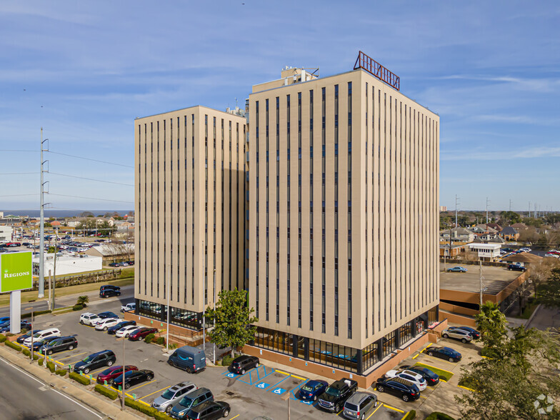 3525 N Causeway Blvd, Metairie, LA for lease - Building Photo - Image 1 of 12