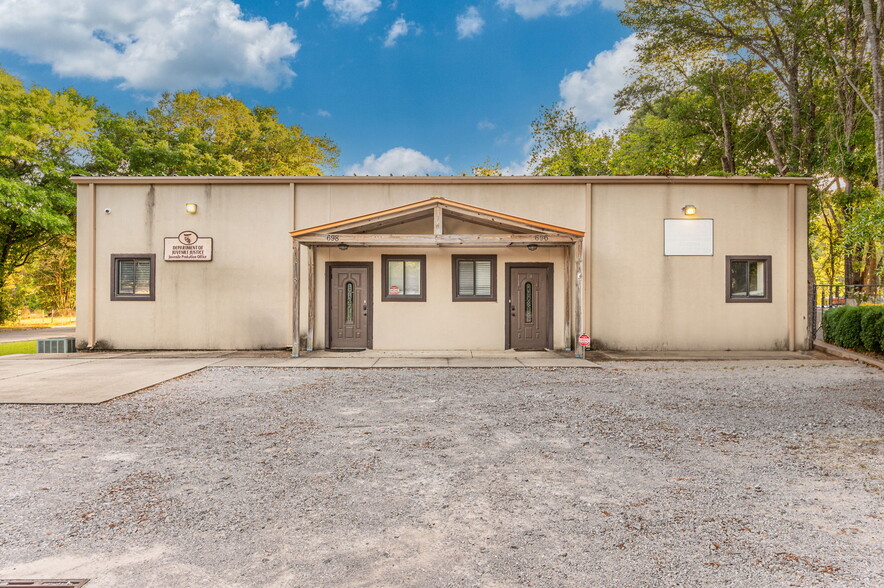 696 S Wilson St, Crestview, FL for sale - Building Photo - Image 1 of 42