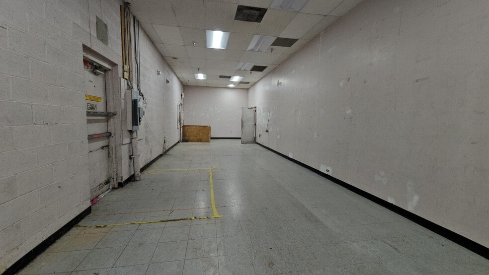 7001-7101 Martin Luther King Jr Hwy, Landover, MD for lease - Building Photo - Image 3 of 8