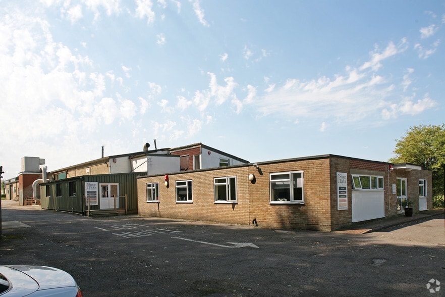 Cane End Ln, Bierton for sale - Primary Photo - Image 1 of 1