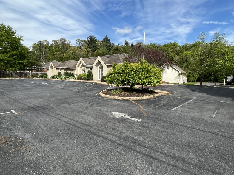 100 Parkside Dr, Bridgewater, VA for lease - Building Photo - Image 2 of 15