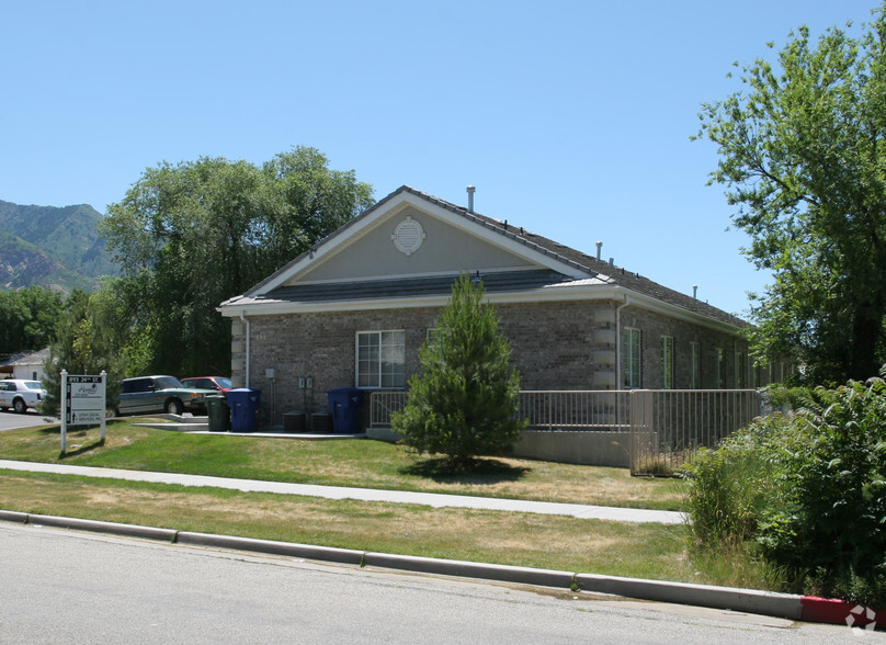 893 24th St, Ogden, UT for lease - Building Photo - Image 3 of 11