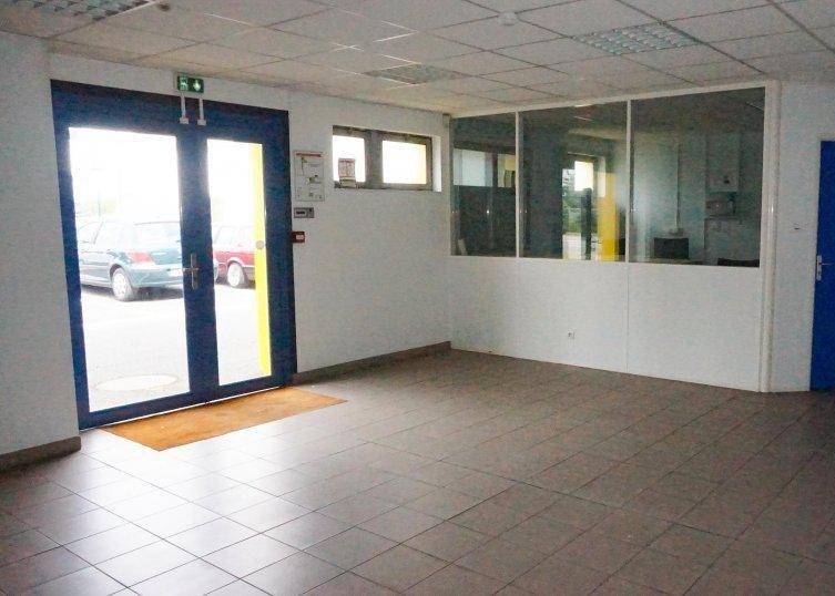 Office in Le Coudray for lease Interior Photo- Image 1 of 3