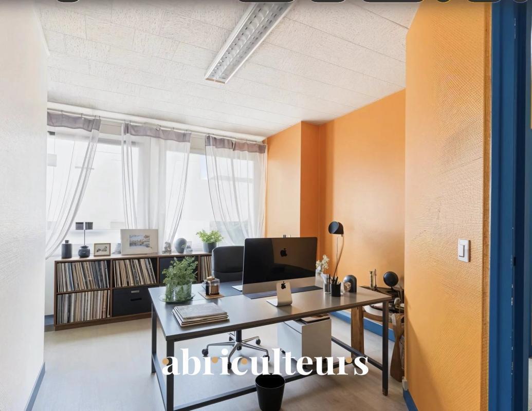 Office in Chartres for sale Building Photo- Image 1 of 10