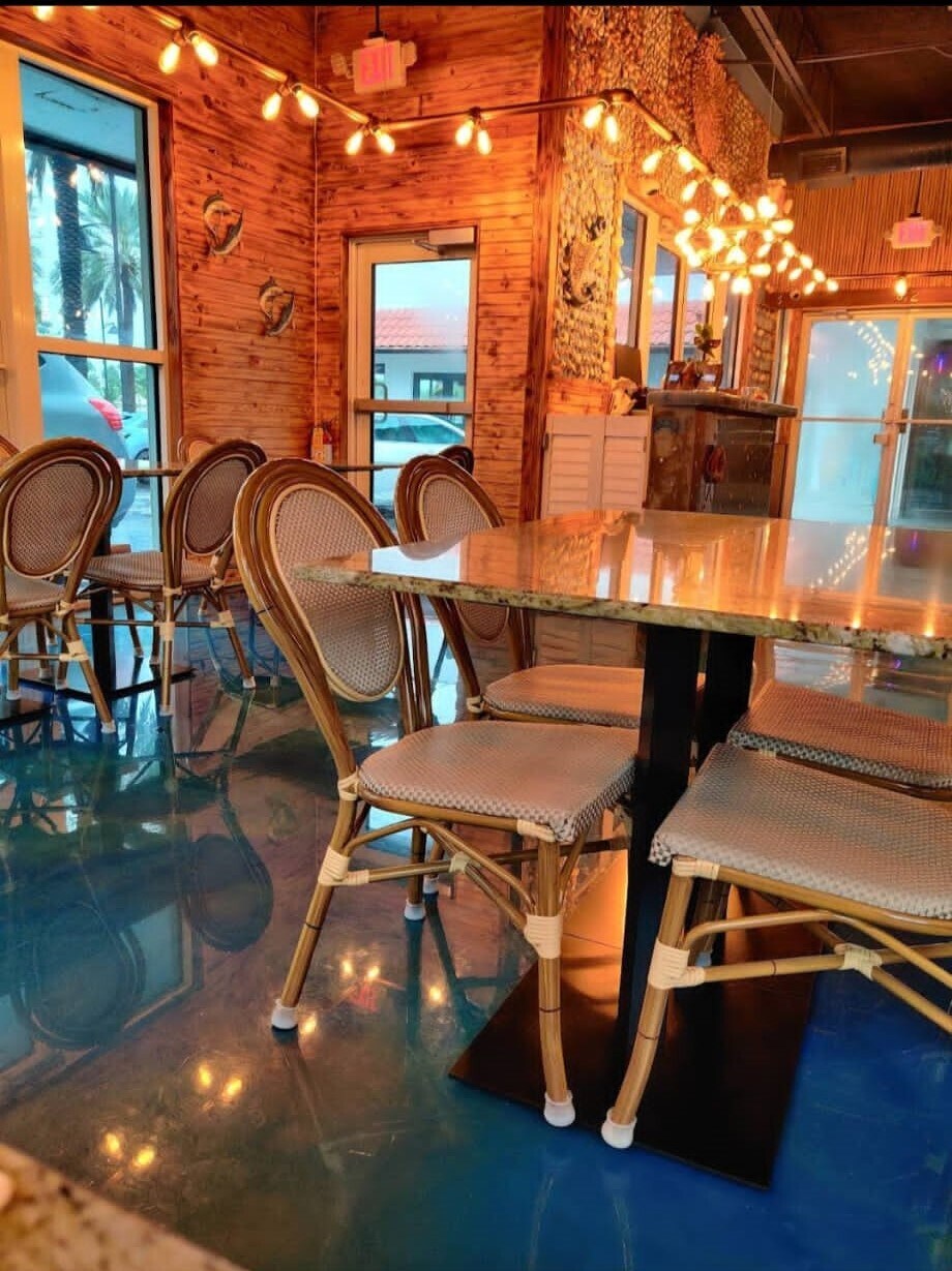 2915 E Las Olas Blvd, Fort Lauderdale, FL 33316 Restaurant/Bar in