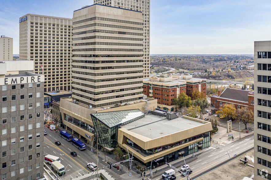 10065 Jasper Ave NW, Edmonton, AB for lease - Building Photo - Image 1 of 15