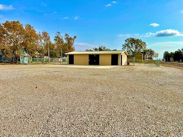 204-206 Buckeye Ave, Abilene, KS for lease - Building Photo - Image 3 of 8