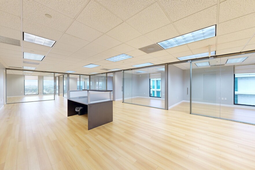 1665 Palm Beach Lakes Blvd, West Palm Beach, FL for lease - Matterport 3D Scan - Image 2 of 17