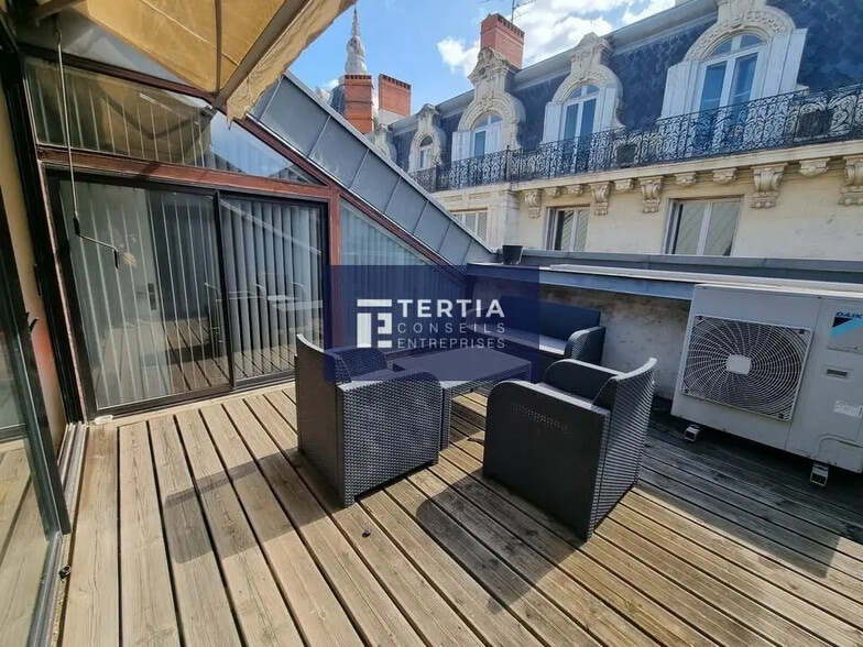 Office in Montpellier for lease - Building Photo - Image 2 of 7