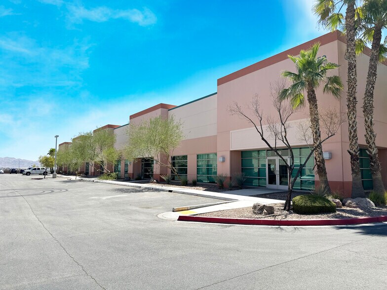 3640 N 5th St, North Las Vegas, NV for lease - Building Photo - Image 3 of 15