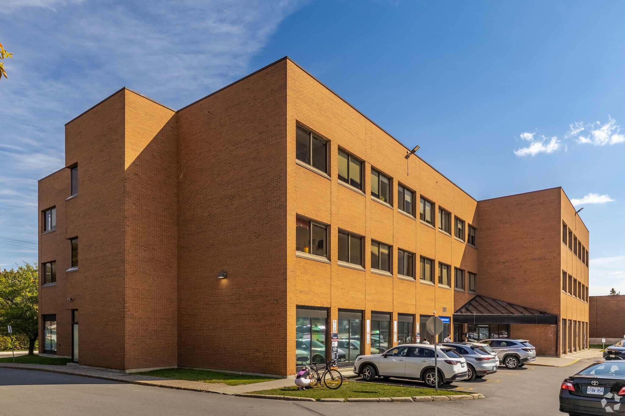 770 Broadview Ave, Ottawa, ON for sale Primary Photo- Image 1 of 1