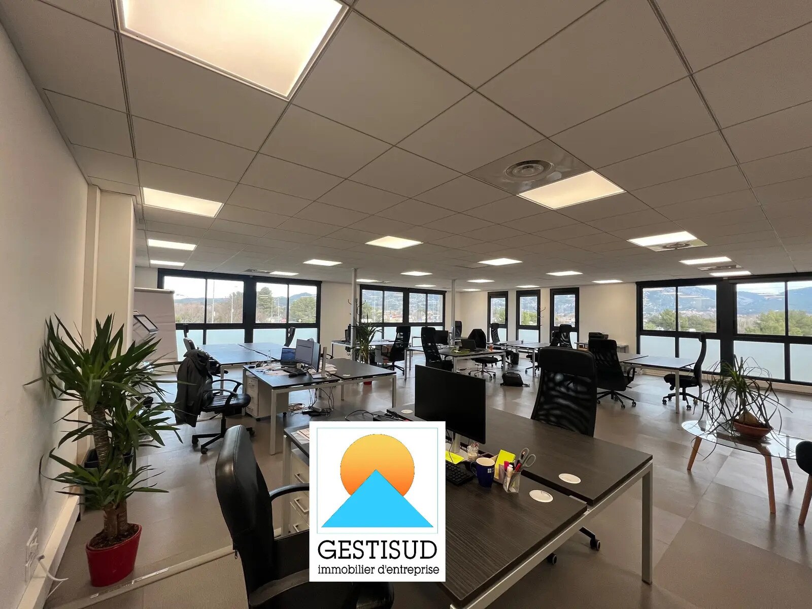 Office in Aubagne for lease Interior Photo- Image 1 of 7