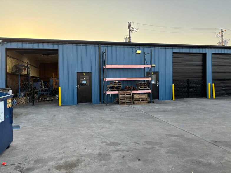 940 Hodgkins St, Houston, TX for sale - Building Photo - Image 2 of 24