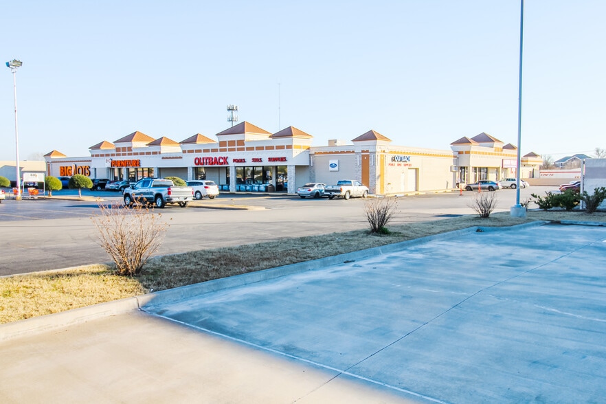 3923 Kell Blvd, Wichita Falls, TX for sale - Primary Photo - Image 1 of 1