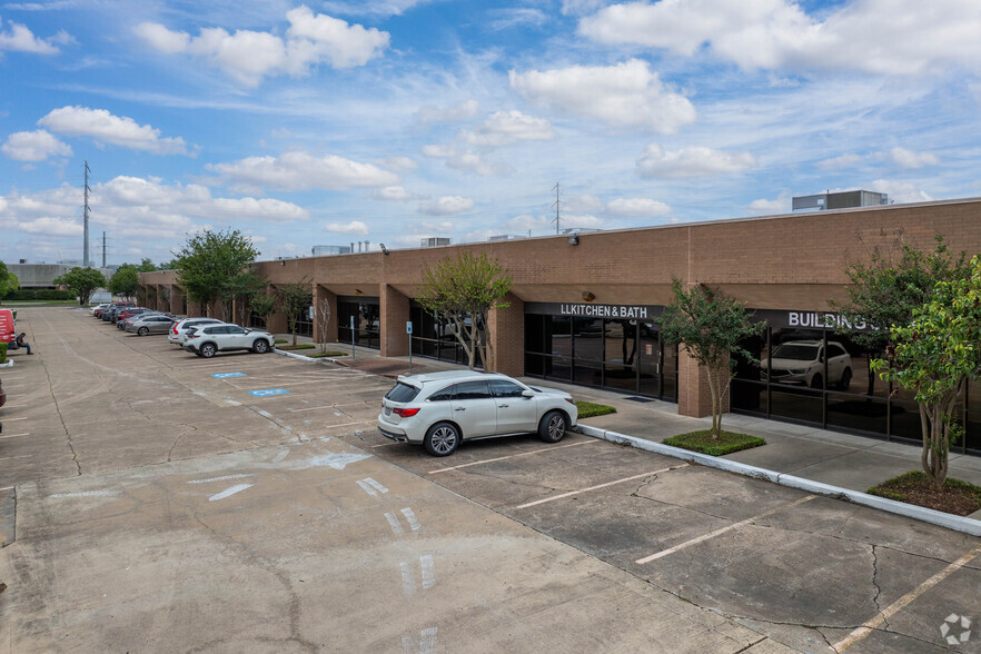 10161 Harwin Dr, Houston, TX for lease - Building Photo - Image 3 of 5