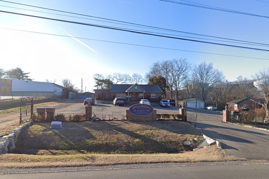 407 Brewer Dr, Nashville, TN for sale - Building Photo - Image 3 of 23