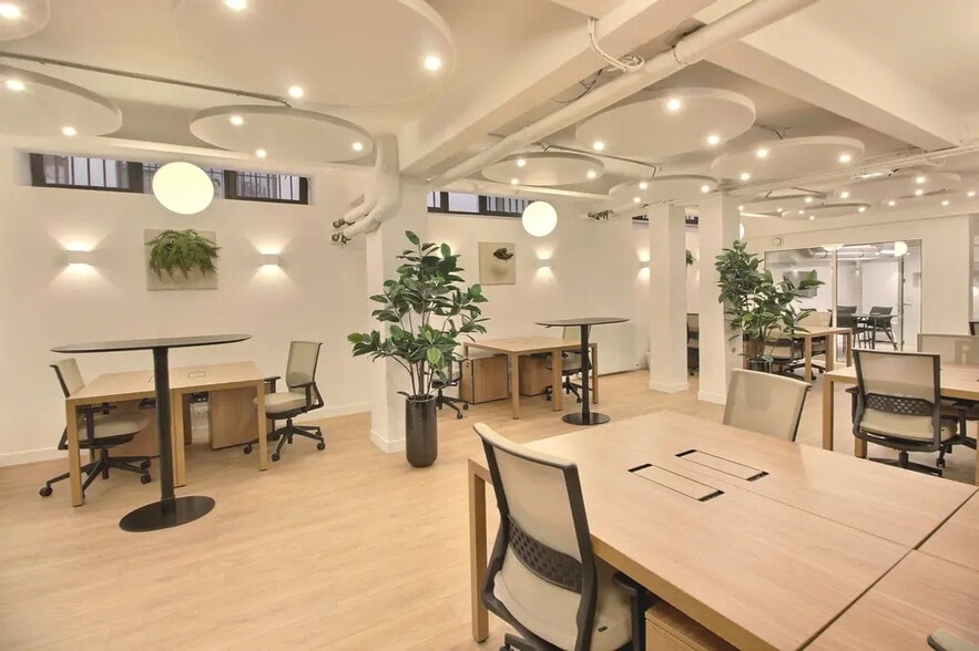 94 Rue Saint-Lazare, Paris for sale - Interior Photo - Image 3 of 6