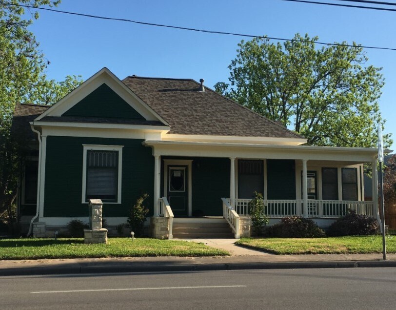 215 W University Ave, Georgetown, TX for sale Building Photo- Image 1 of 1