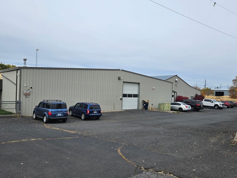 1001 SW 1st St, Redmond, OR for sale - Building Photo - Image 3 of 19