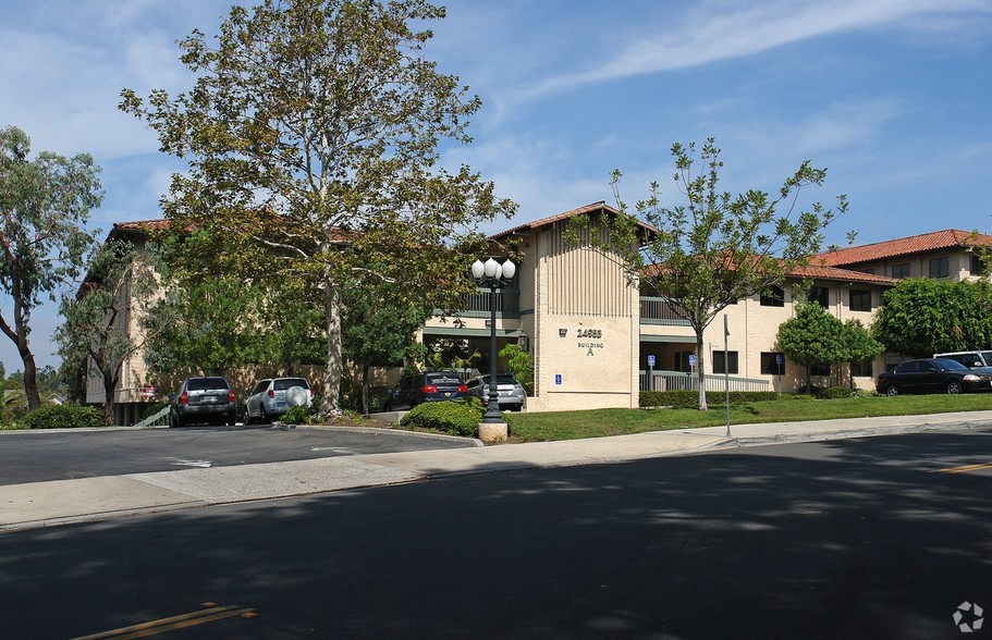 24953 Paseo De Valencia, Laguna Hills, CA for lease - Building Photo - Image 1 of 1