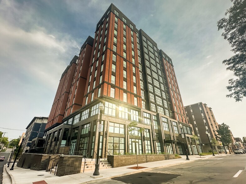 114 Hetzel St, State College, PA for lease - Building Photo - Image 2 of 7