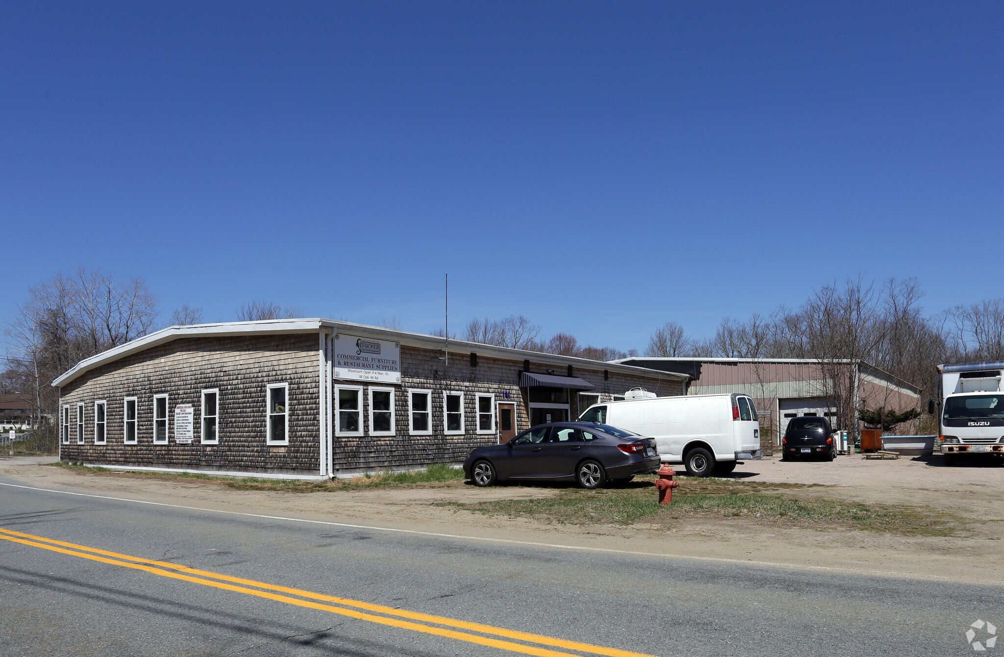 141 Oak Hill Rd, North Kingstown, RI for sale Primary Photo- Image 1 of 1