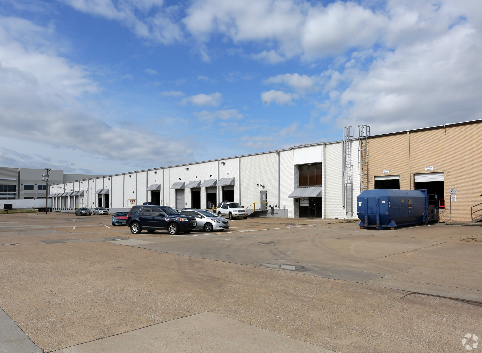 1207 W Crosby Rd, Carrollton, TX for lease Primary Photo- Image 1 of 6