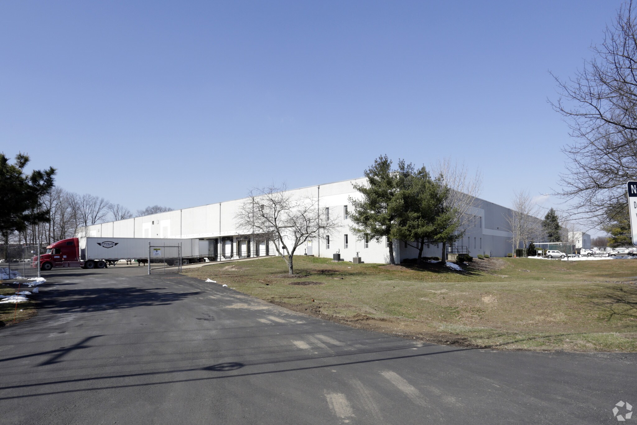 30 Runway Rd, Levittown, PA for sale Primary Photo- Image 1 of 1