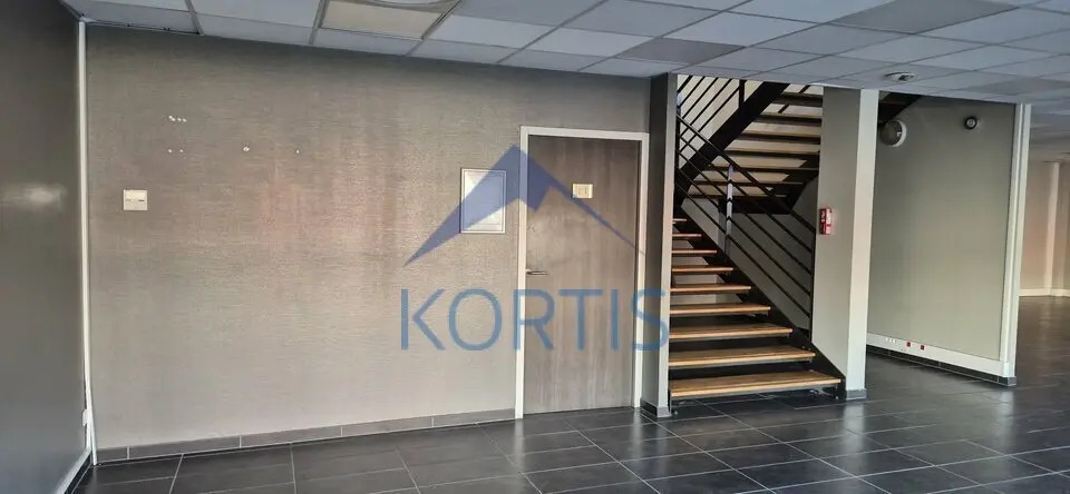 Office in Saint-Priest for lease - Building Photo - Image 2 of 8