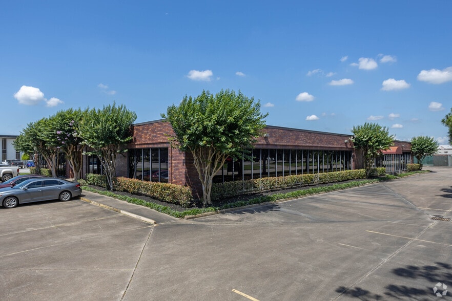 16850 Diana Ln, Houston, TX for lease - Building Photo - Image 3 of 24