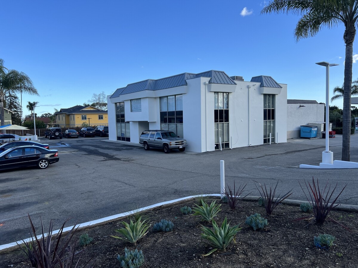 7389 Calle Real, Goleta, CA 93117