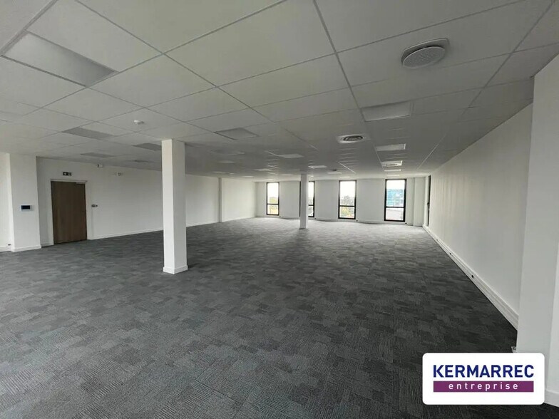 Office in Rezé for lease - Building Photo - Image 1 of 7