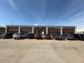 4928-4944 S 114th St, Omaha, NE for lease Building Photo- Image 2 of 3