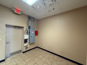 9120 North Fwy Pky, Fort Worth, TX for lease Interior Photo- Image 1 of 13