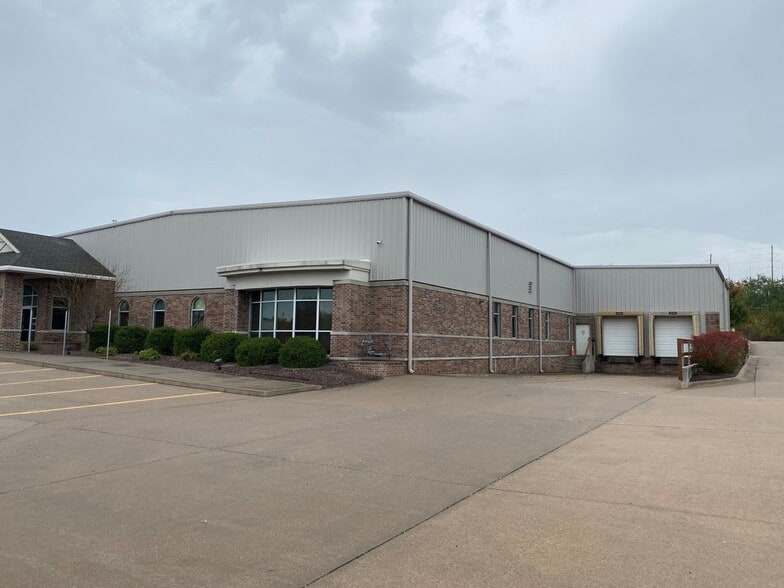 2803 N Oak Grove Ave, Springfield, MO for sale - Primary Photo - Image 1 of 1