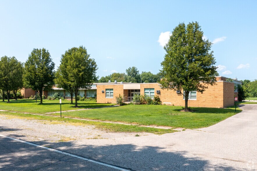 Romulus Community School Romulus, MI for Sale