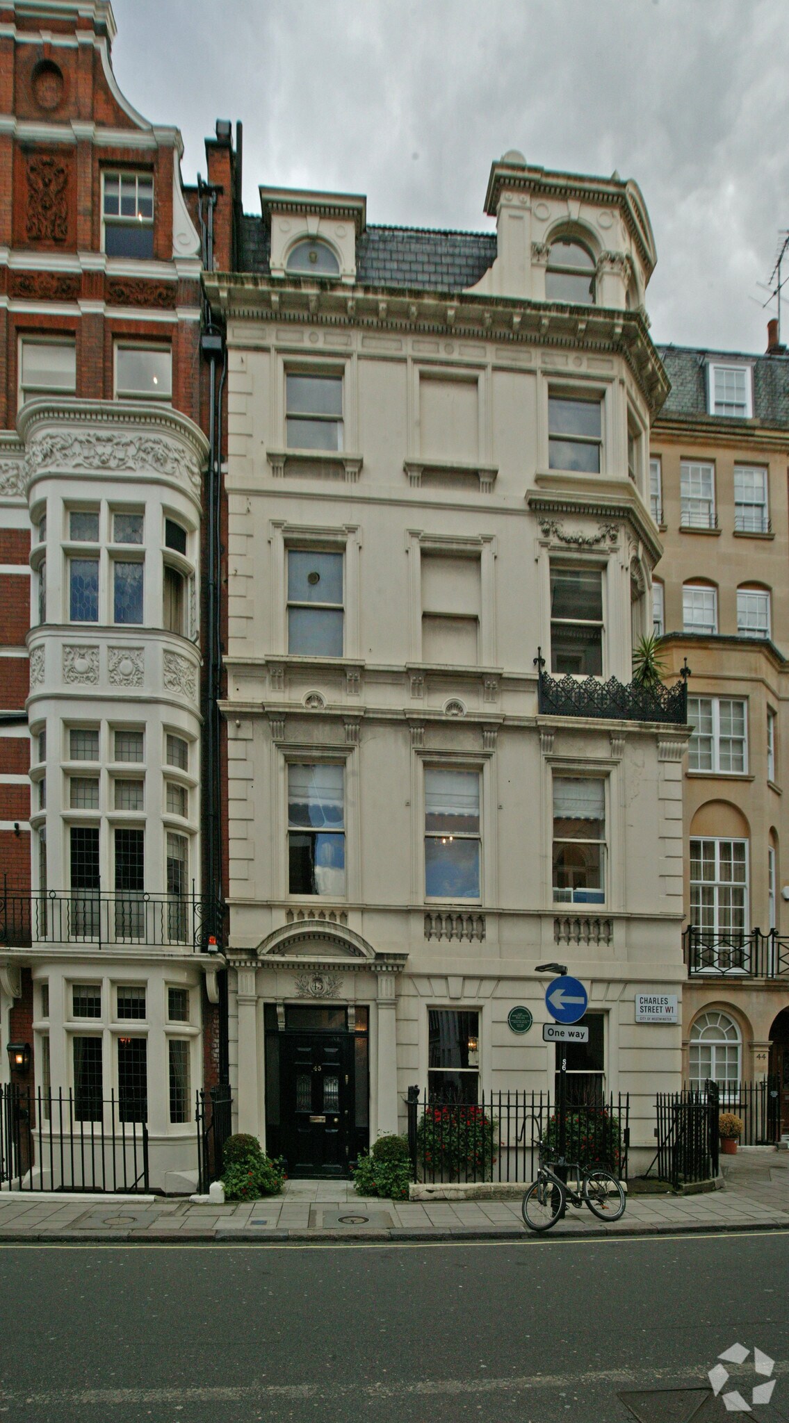 45 Charles St, London for sale Primary Photo- Image 1 of 1