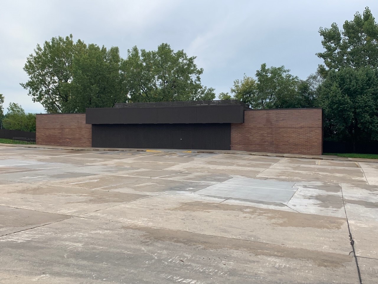 2221 E Euclid Ave, Des Moines, IA for sale Building Photo- Image 1 of 1