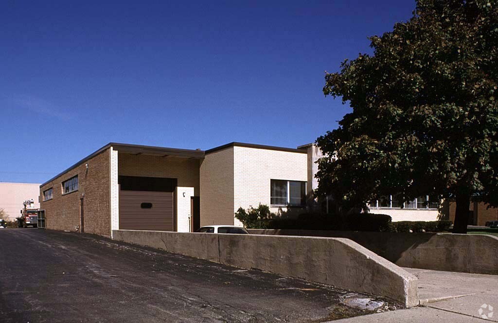 2082 Estes Ave, Elk Grove Village, IL 60007 Industrial for Sale