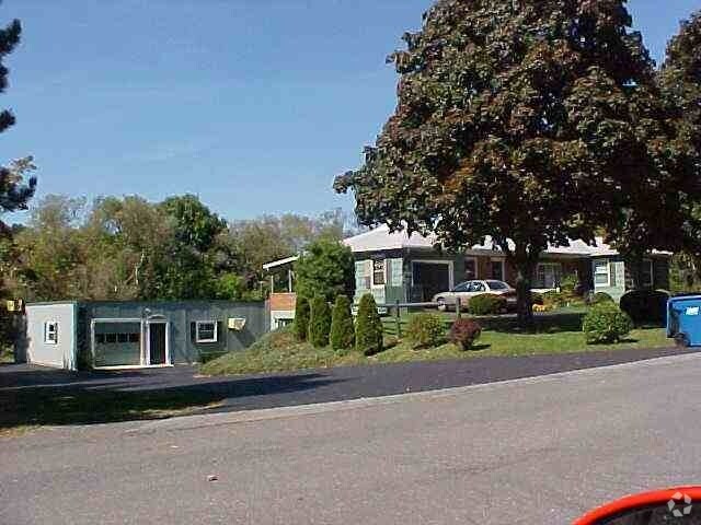 4 Weed Rd, Latham, NY for sale - Primary Photo - Image 1 of 1