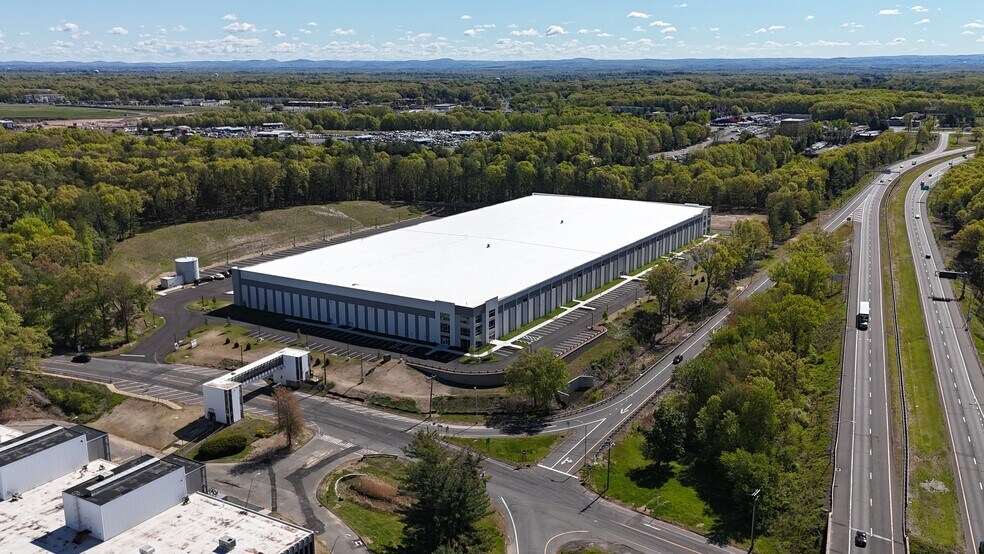 30 Hamilton Rd, Windsor Locks, CT for lease - Building Photo - Image 3 of 3