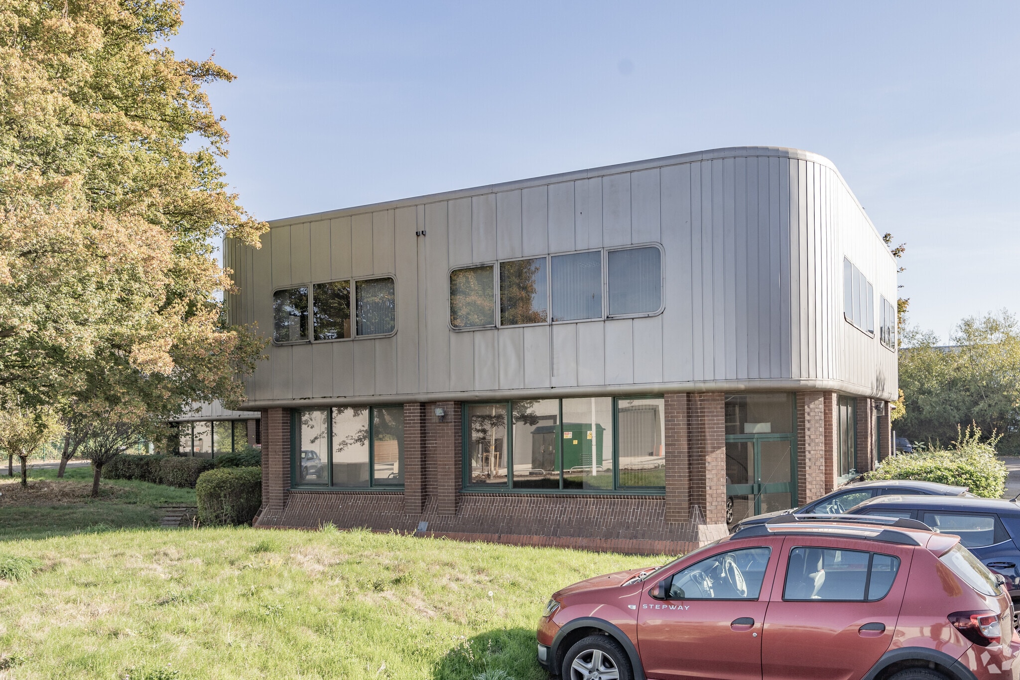 Dorcan Complex, Swindon for sale Primary Photo- Image 1 of 3