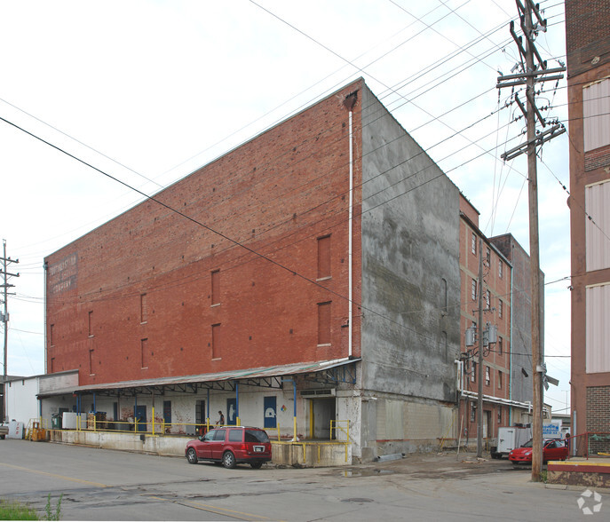 200 N Kansas Ave, Topeka, KS for lease - Building Photo - Image 1 of 2