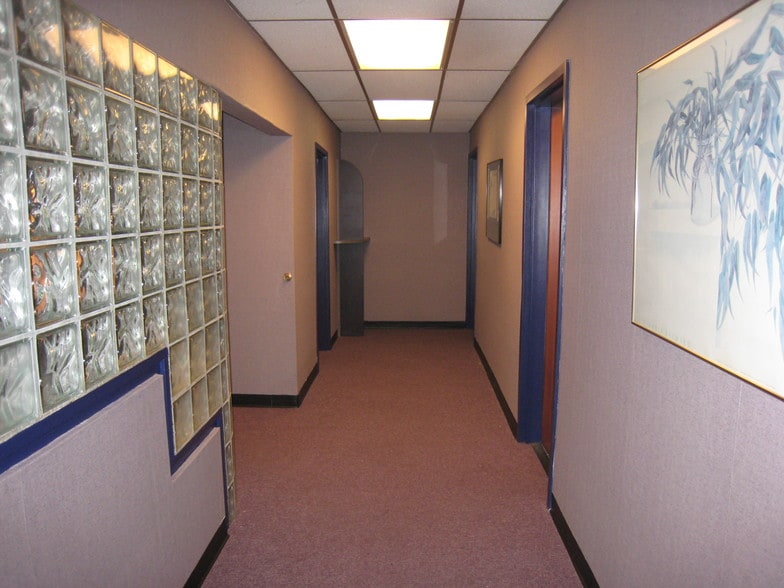 4419 Falls Rd, Baltimore, MD for sale - Building Photo - Image 2 of 6