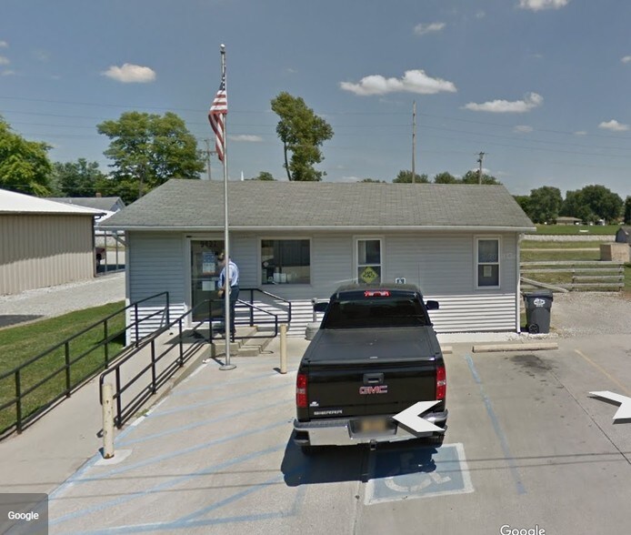 9427 Main St, Taylorsville, IN 47280