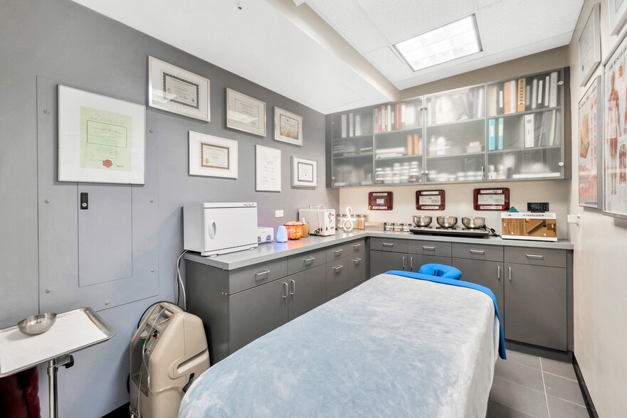 24691 Del Prado Ave, Dana Point, CA for lease - Building Photo - Image 3 of 29