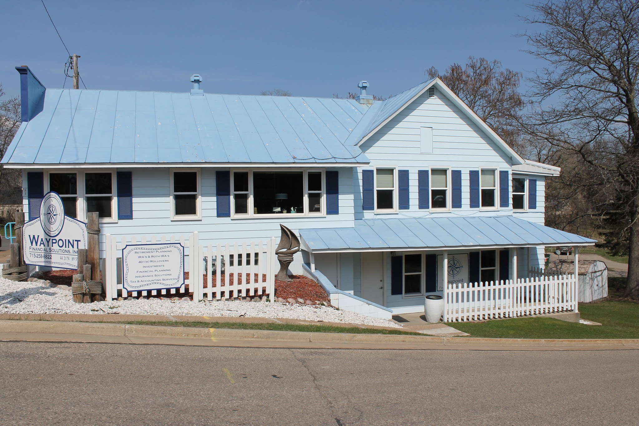 102 Water St, Waupaca, WI for sale Primary Photo- Image 1 of 1