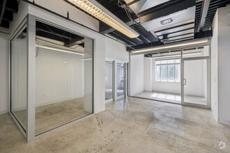 420 Lincoln Rd, Miami Beach, FL for lease Interior Photo- Image 2 of 10