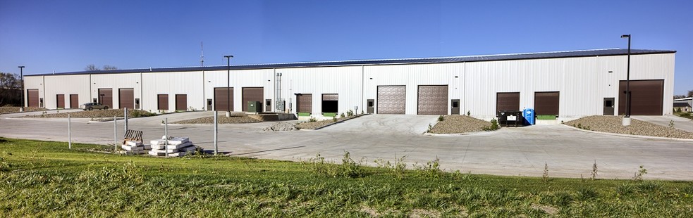 6290 NE Industry Dr, Des Moines, IA for lease - Building Photo - Image 2 of 14